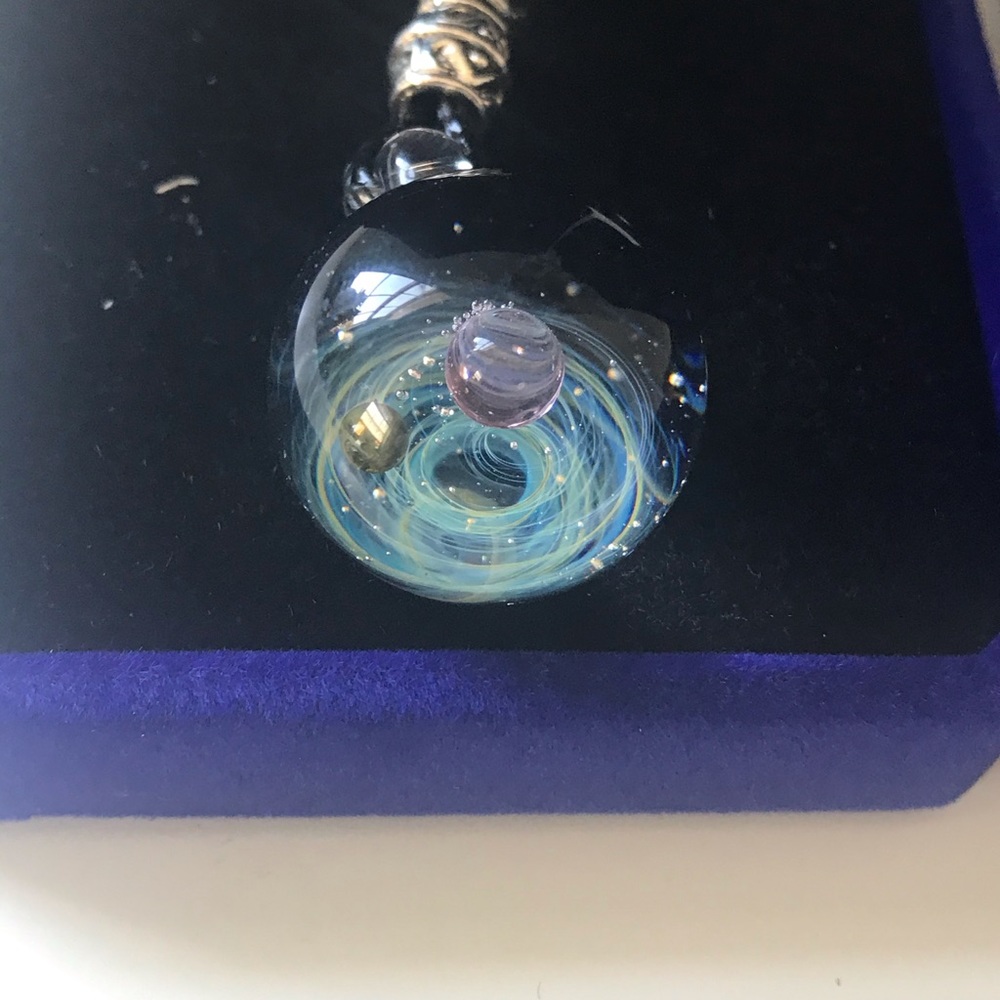Glass universe pendent and matching earrings - Picture 2 of 3